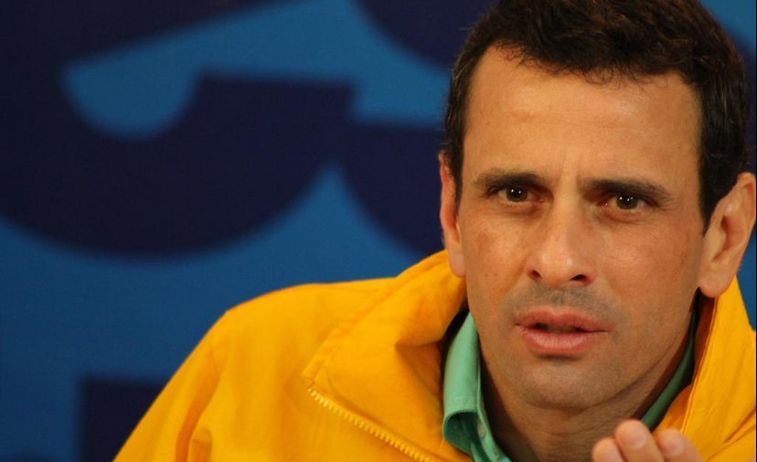 Capriles dice que &quot;huele a devaluación&quot; en Venezuela