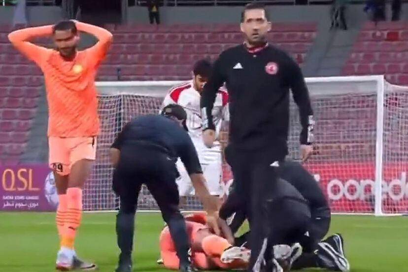 El francés Andy Delort se desploma y convulsiona en pleno partido en Catar