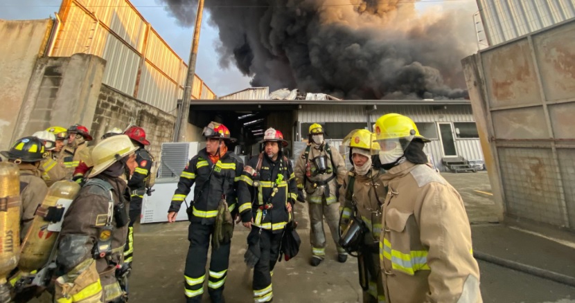 Se registra incendio en bodega del km 11 vía Daule