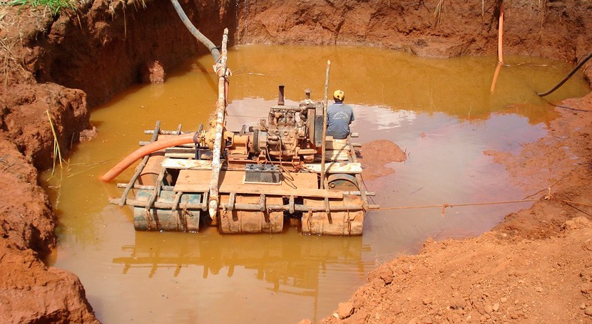 Consulta popular sobre minería en Azuay costaría millones de dólares, según Gobierno