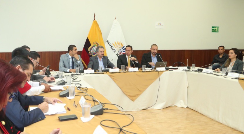 Comisión aprueba informe para primer debate de reformas tributarias