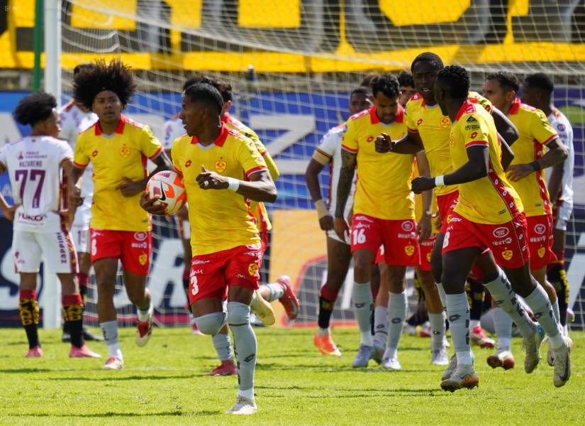 John Ontaneda y Luis Cano anotaron los dos goles de la victoria del Aucas ante el Deportivo Cuenca.