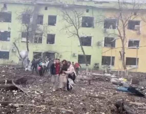 El hospital atacado en Mariúpol.