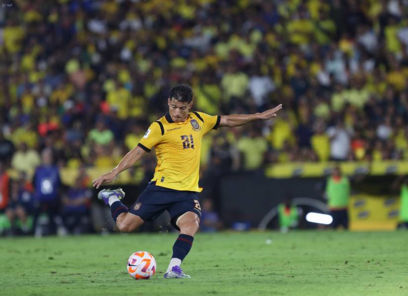 Sebastián Beccacece busca al reemplazo de Moisés Caicedo en el mediocampo de la selección de Ecuador.