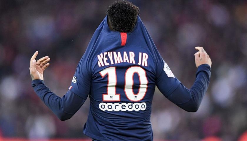 Neymar suma dos años completos lesionado en el PSG