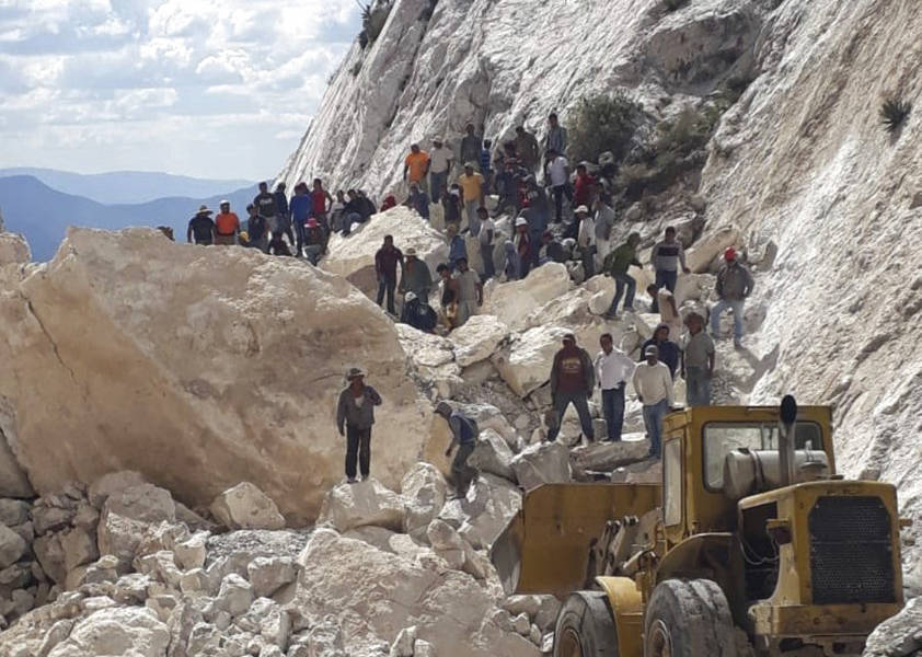 Colapsa mina en el centro de México, causando tres muertes