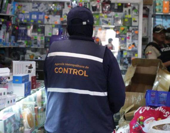Un operativo de control en el Centro Histórico de Quito.