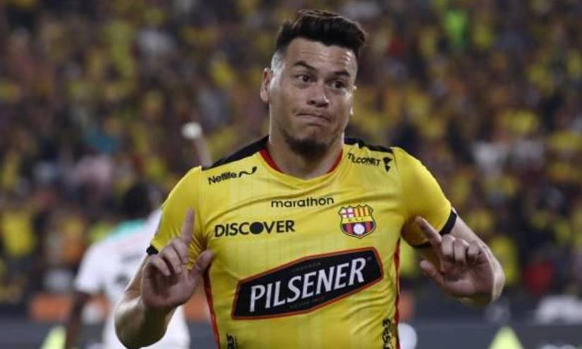 Carlos Rodríguez, defensa uruguayo, estaría en planes para la siguiente temporada.