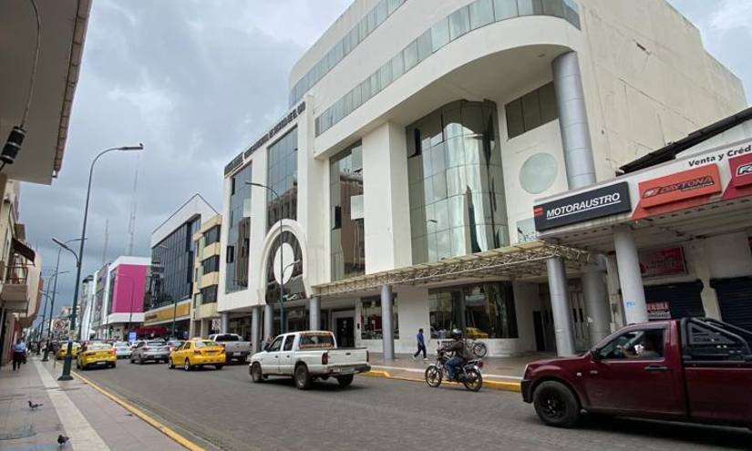 En el edificio solo trabaja personal de la Ventanilla de Ingreso de Escritos, entre otros colaboradores.