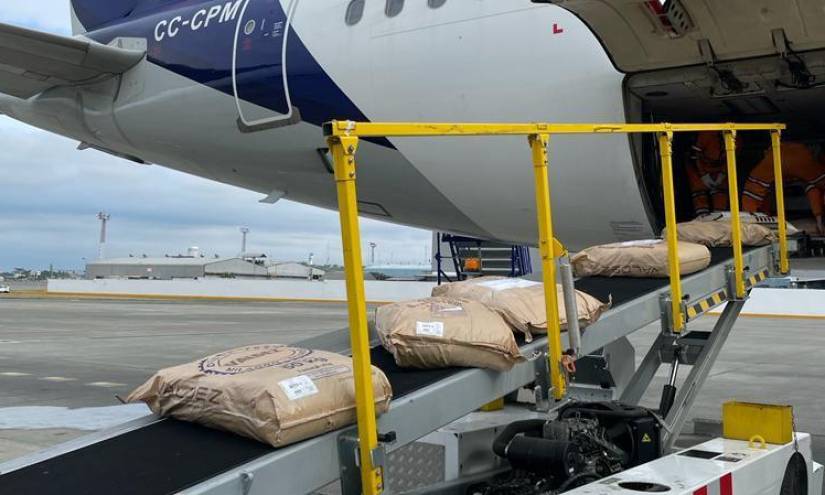 Aviones de Colombia, Brasil y de empresas privadas han ayudado a paliar el desabastecimiento en Ecuador