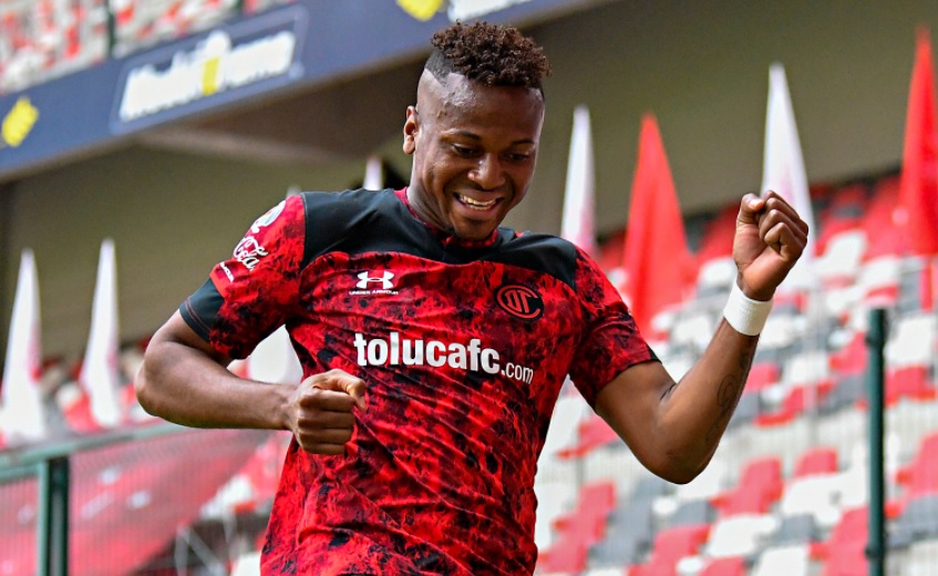 Michael Estrada y Joao Plata dan triunfo a Toluca