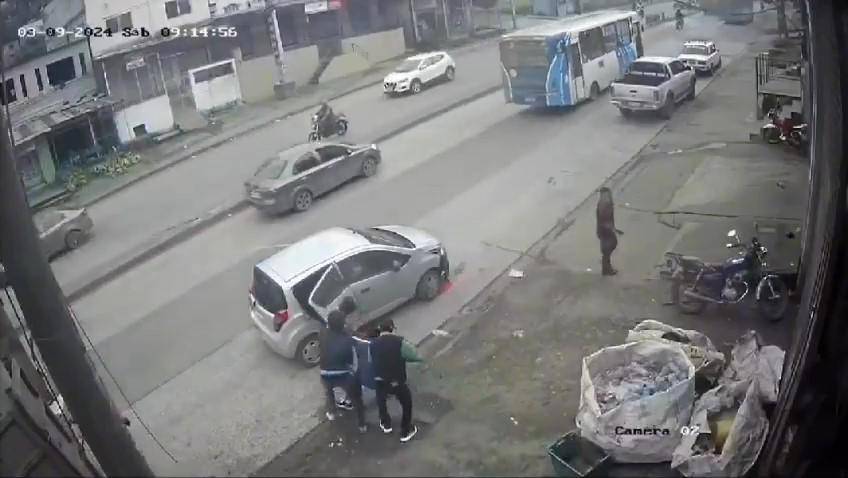 Un video captó un intento de secuestro en una recicladora del noroeste de Guayaquil