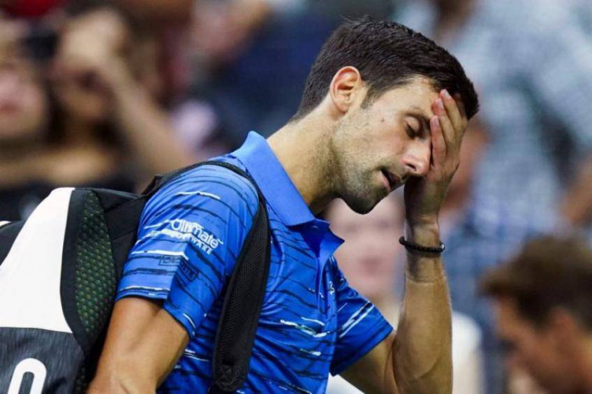 Los periodistas recriminan a Djokovic que no avisara de su positivo