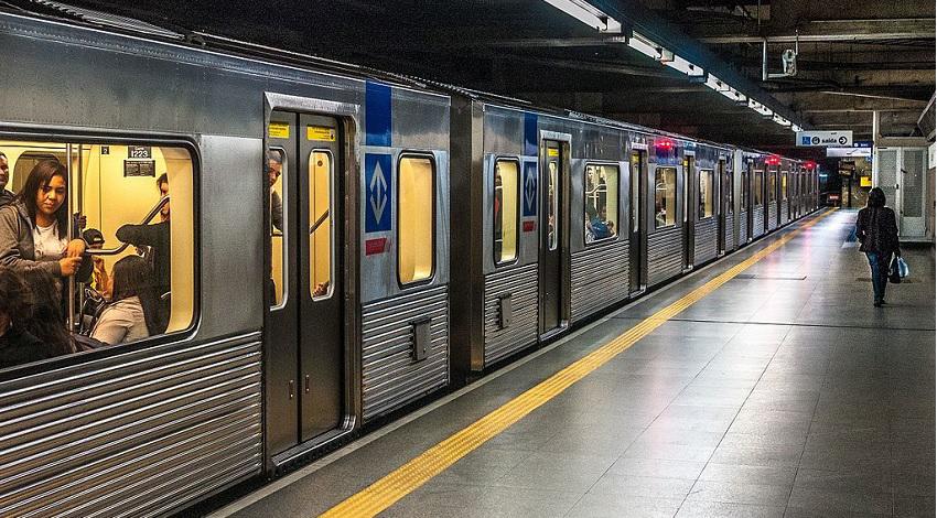 Video | Un hombre se prendió fuego a sí mismo en una estación de trenes de Sao Paulo, Brasil