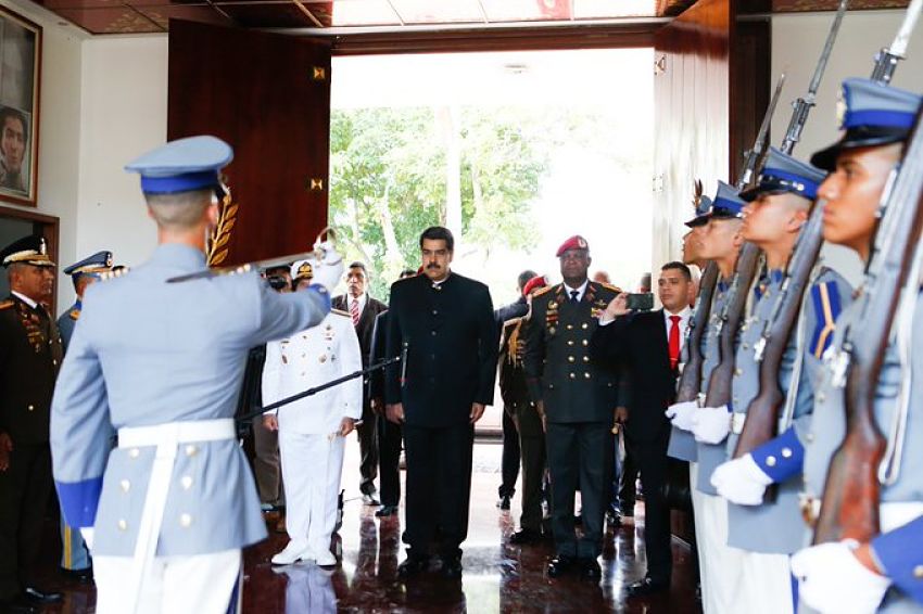 Maduro acusa a Colombia de &quot;maniobra&quot; para empezar conflicto