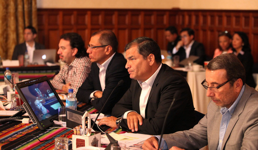 Presidente Correa rompe su récord de escribir mensajes en Twitter