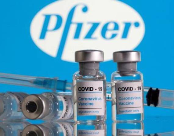 En realidad, la FDA no ha cuestionado la seguridad de la vacuna de Pfizer ni de ninguna de los demás autorizadas contra la covid-19.