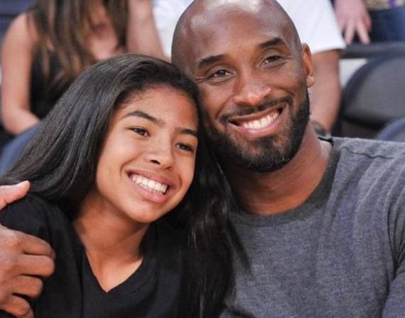 Kobe Bryant y su hija Gianna Bryant fallecieron el pasado 26 de enero del 2020 en un accidente de helicóptero.