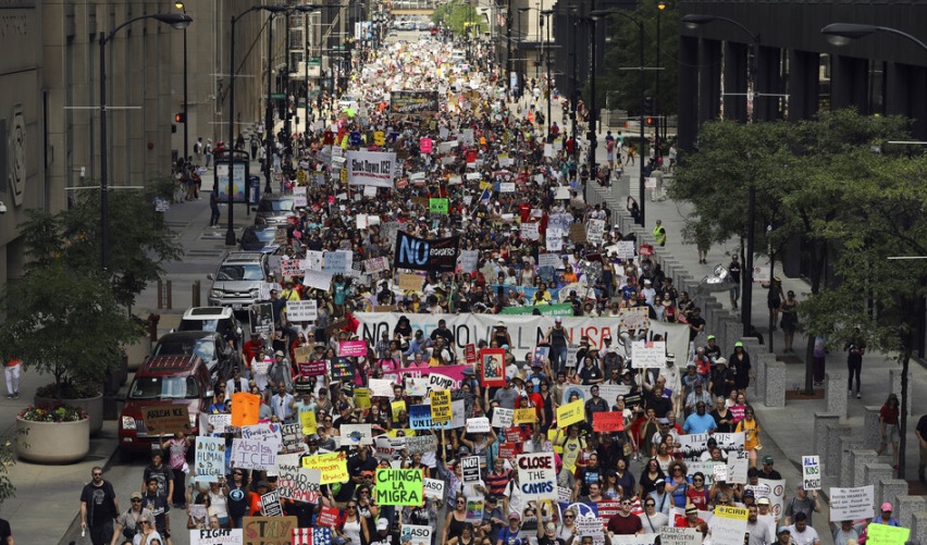 Arrancan redadas contra inmigrantes en EEUU