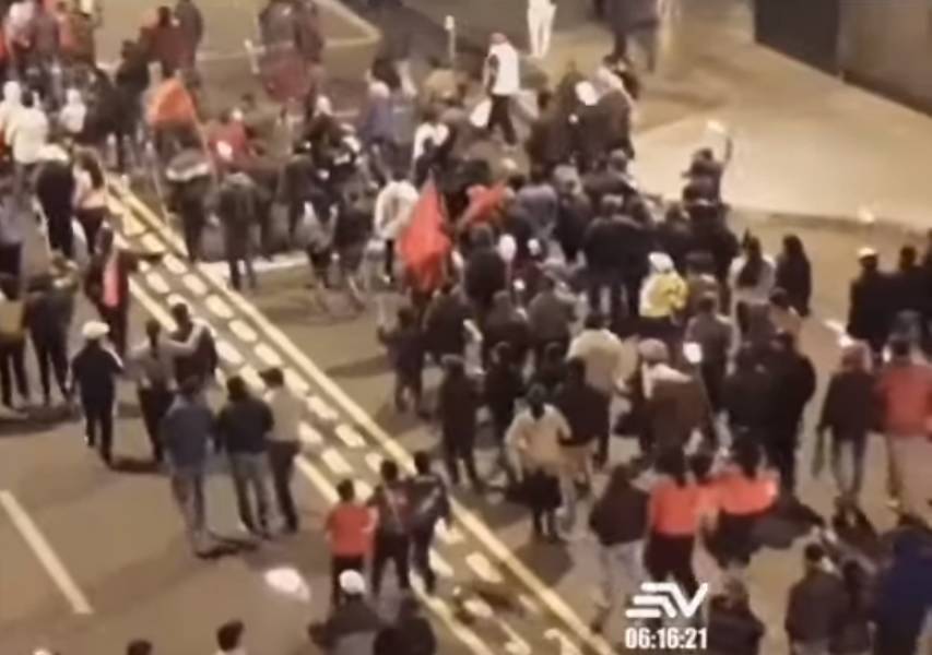 Manifestantes retuvieron a unos 30 militares en Cotopaxi