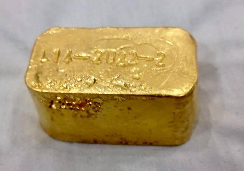 100 000 dólares, un lingote de oro y 14 detenidos tras operativo por delincuencia organizada en Manabí