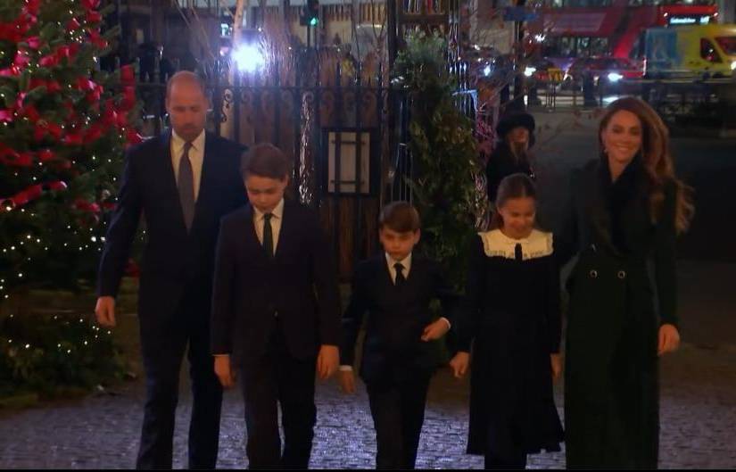 El príncipe y la princesa de Gales dando su mensaje de Navidad.