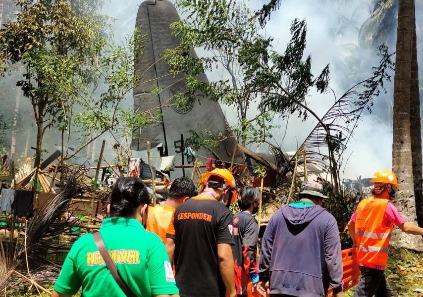 45 muertos, 53 heridos y 5 desaparecidos tras accidente de avión filipino