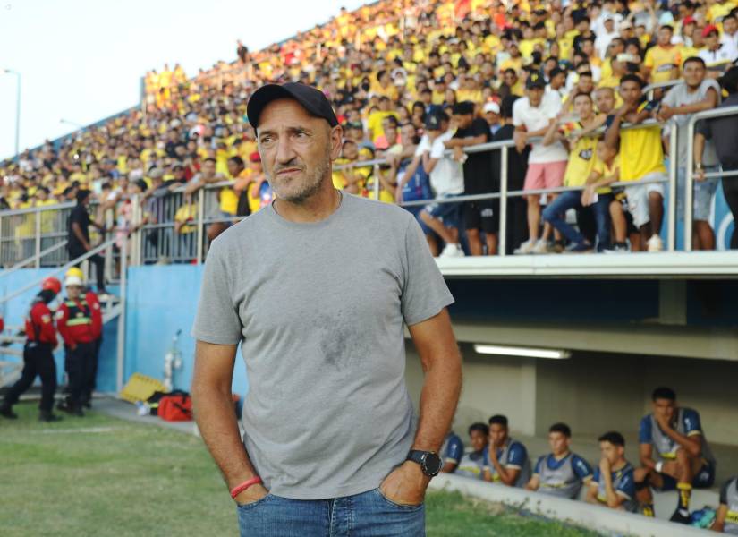 Guillermo Duró dejó de ser entrenador del Delfín.