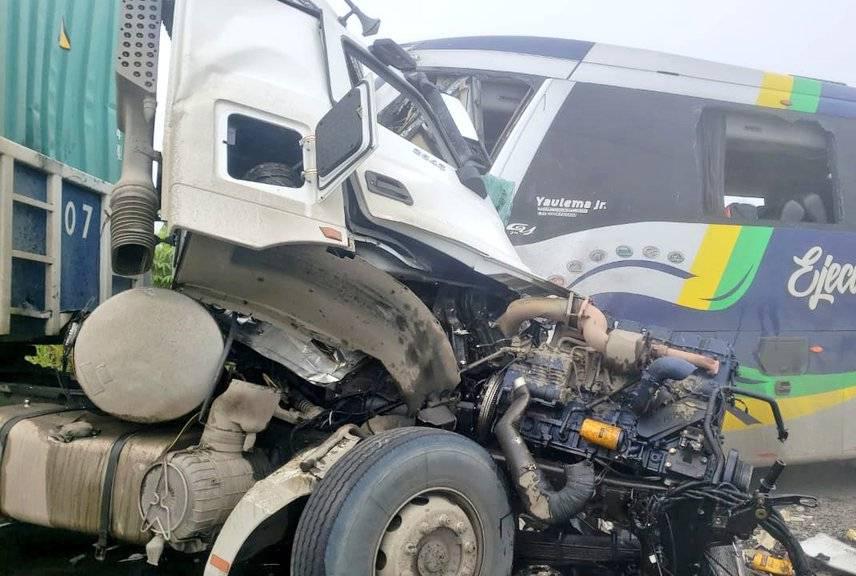 Mortal accidente de tránsito en la vía Cañar-Guayas
