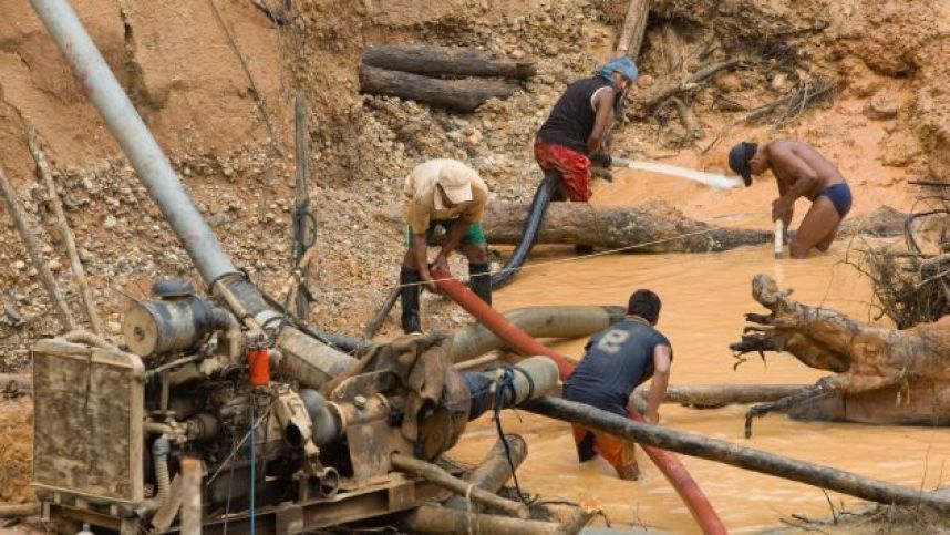 La minería ilegal en Ecuador, una lacra de daños incalculables