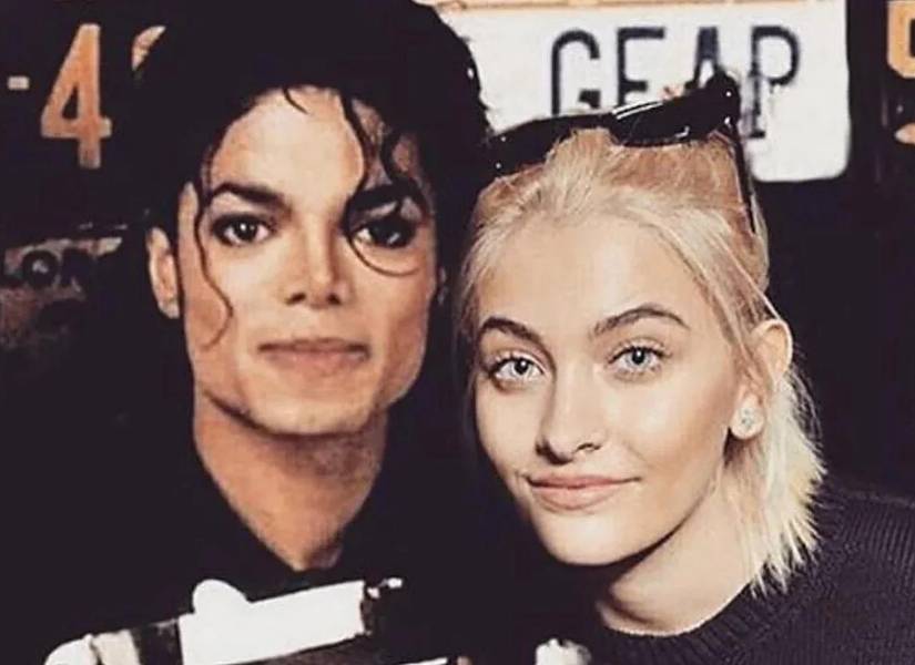 Michael Jackson y su hija en 2008.