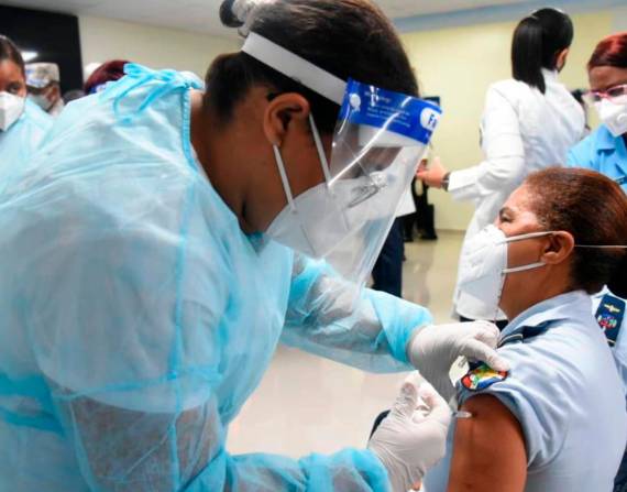 De acuerdo a los resultados del estudio, recogidos por el diario South China Morning Post, ninguna de estas dos vacunas indujo la respuesta de anticuerpos