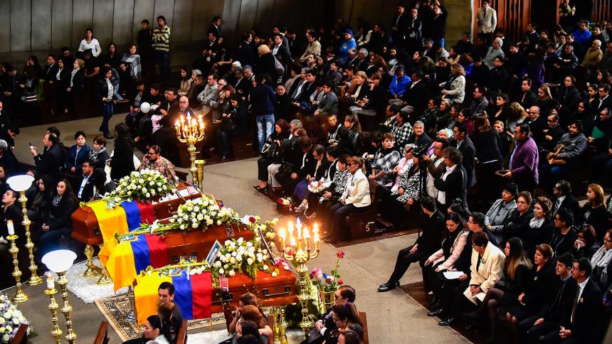 El multitudinario y emotivo adiós al equipo periodístico de diario El Comercio