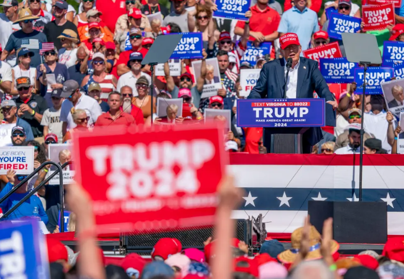 El expresidente estadounidense Donald J. Trump durante un mitin de campaña.