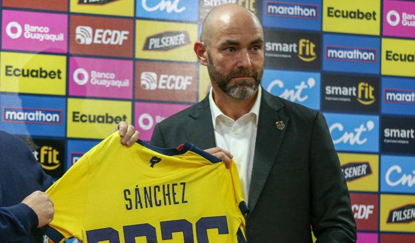 Félix Sánchez Bas en su presentación.