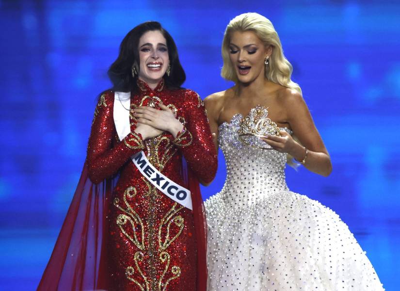 Fátima Bosch en el momento de su coronación como Miss Universo.