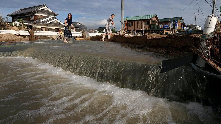 Lluvias en Japón fuerzan la evacuación de unas 75.000 personas