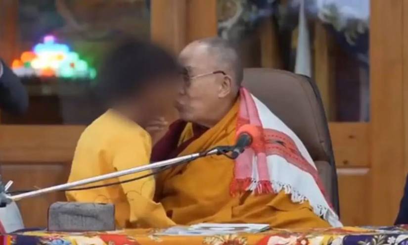 El Dalái Lama se ha disculpado por un comportamiento inapropiado con un niño.
