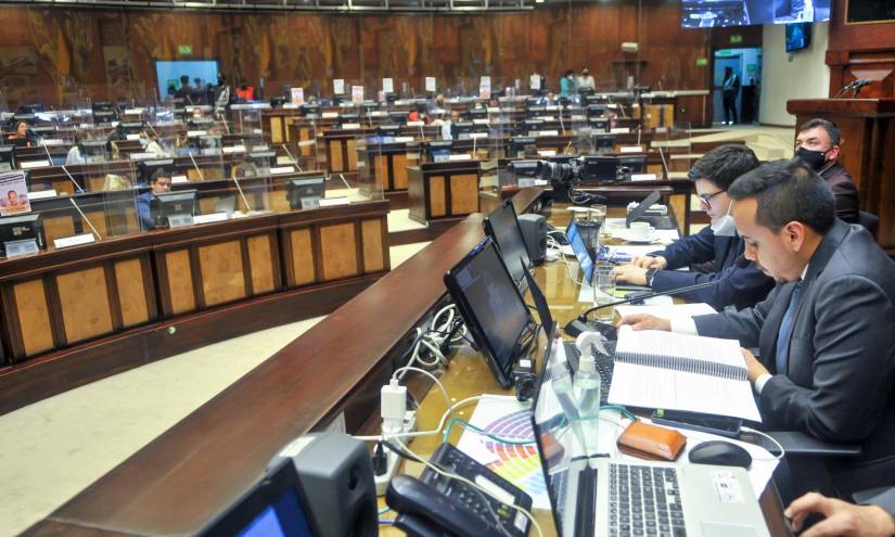 Pleno de la Asamblea analiza informe sobre la crisis carcelaria