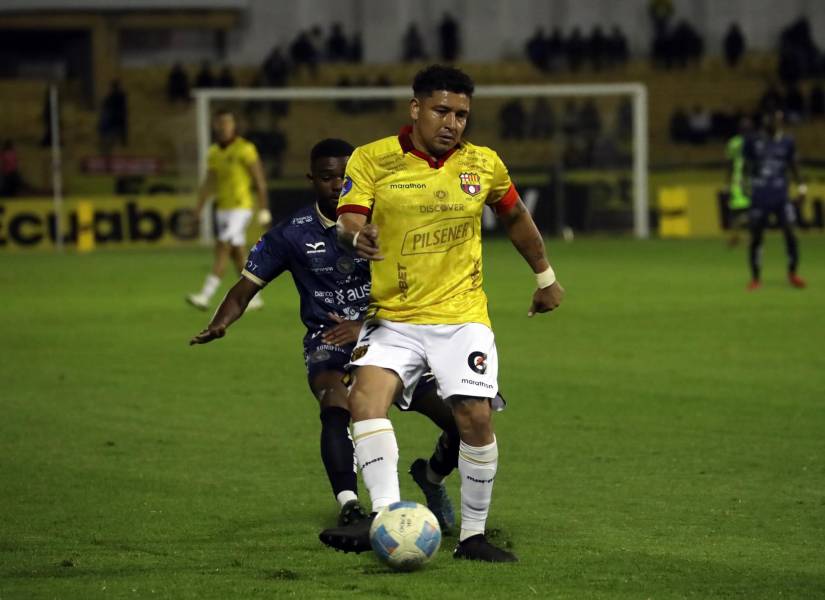 Mario Pineida en el partido entre Barcelona SC contra Cuenca Juniors por la Copa Ecuador