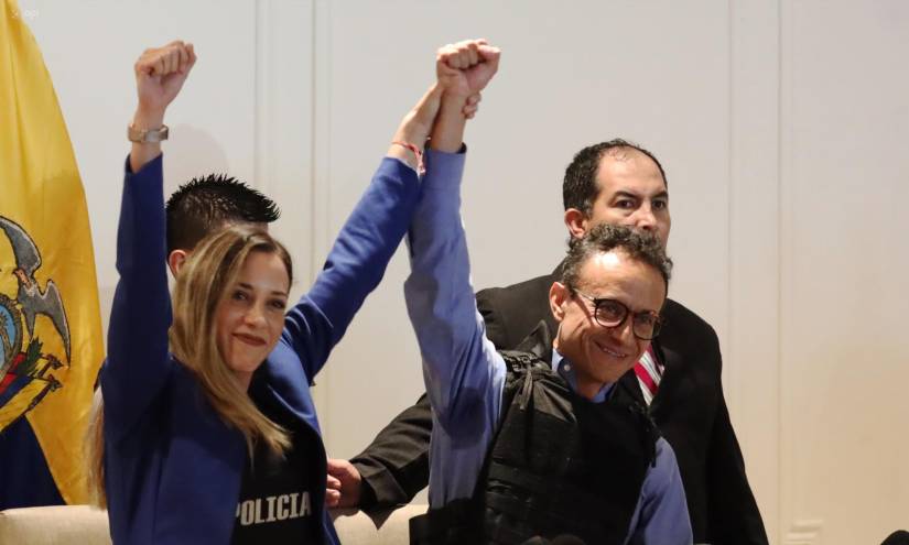 Christian Zurita y Andrea González Nader ofrecieron una rueda de prensa este miércoles 16 de agosto en Guaayaquil.