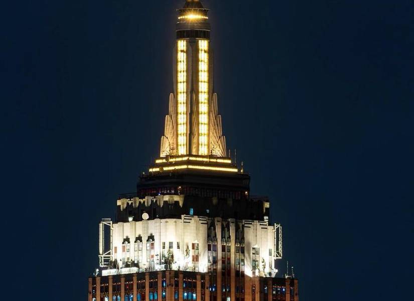 Fotografía del Empire State en honor a Leon XIV.