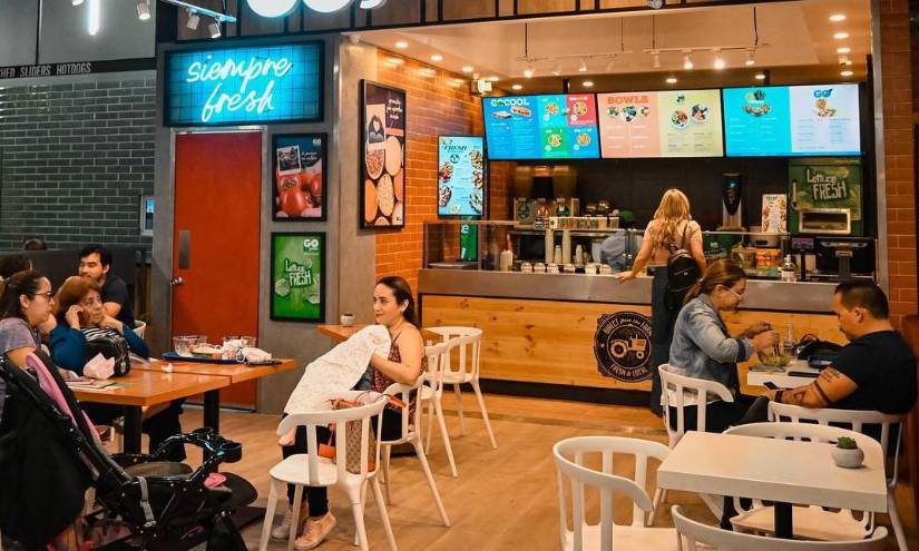 Locales de comidas en centros comerciales deben ajustarse a los nuevos horarios.