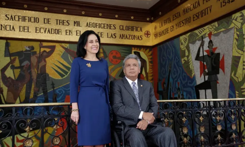 2014 toyota camry le image