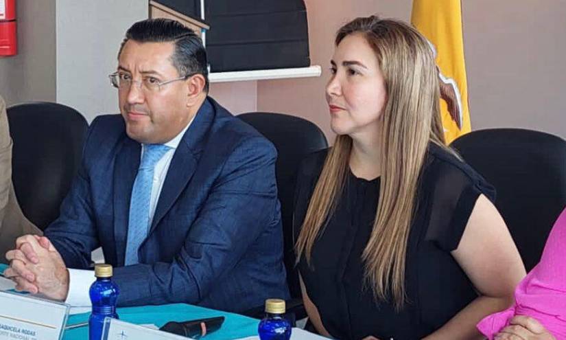 Iván Saquicela, presidente de la Corte Nacional de Justicia; y Fabiola Gallardo, presidenta de la Corte Provincial de Justicia del Guayas.