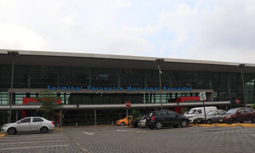 Vista del estacionamiento de la terminal de Pascuales