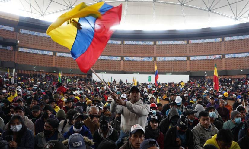 La asamblea de comunidades indígenas y organizaciones sociales se llevó a cabo en el ágora de la Casa de la Cultura para marcar la hoja de ruta en torno a las manifestaciones en contra del Gobierno de Guillermo Lasso.
