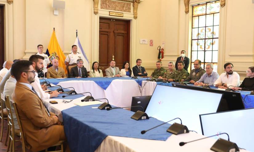 Reunión entre autoridades, en la Gobernación del Guayas.