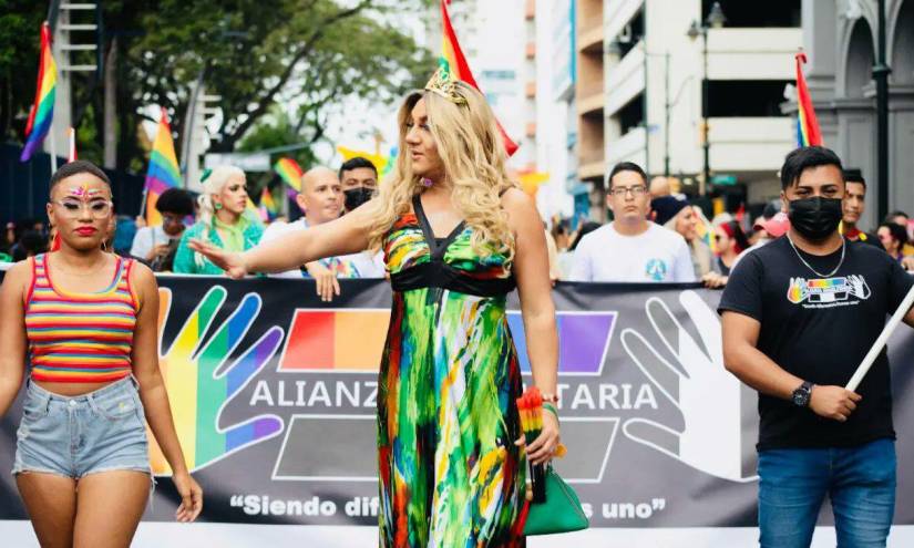 Imagen del desfile en Guayaquil por el Día Internacional del Orgullo LGBTIQ+, en julio del año pasado.