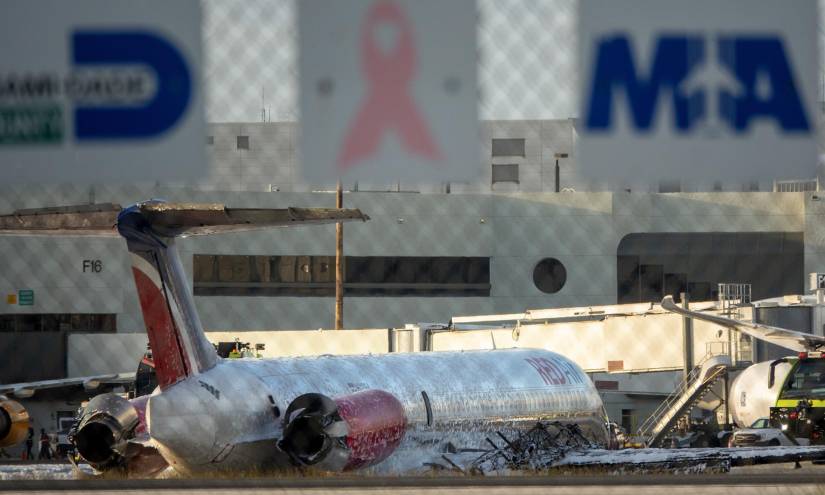3 heridos en un avión que se incendió al aterrizar en el aeropuerto de Miami
